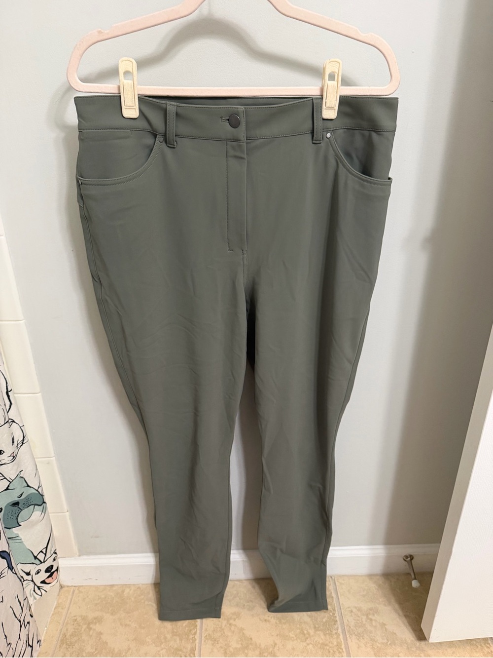 Lululemon City Sleek Slim Fit 5 Pocket High Rise Pants in Elephant Gray